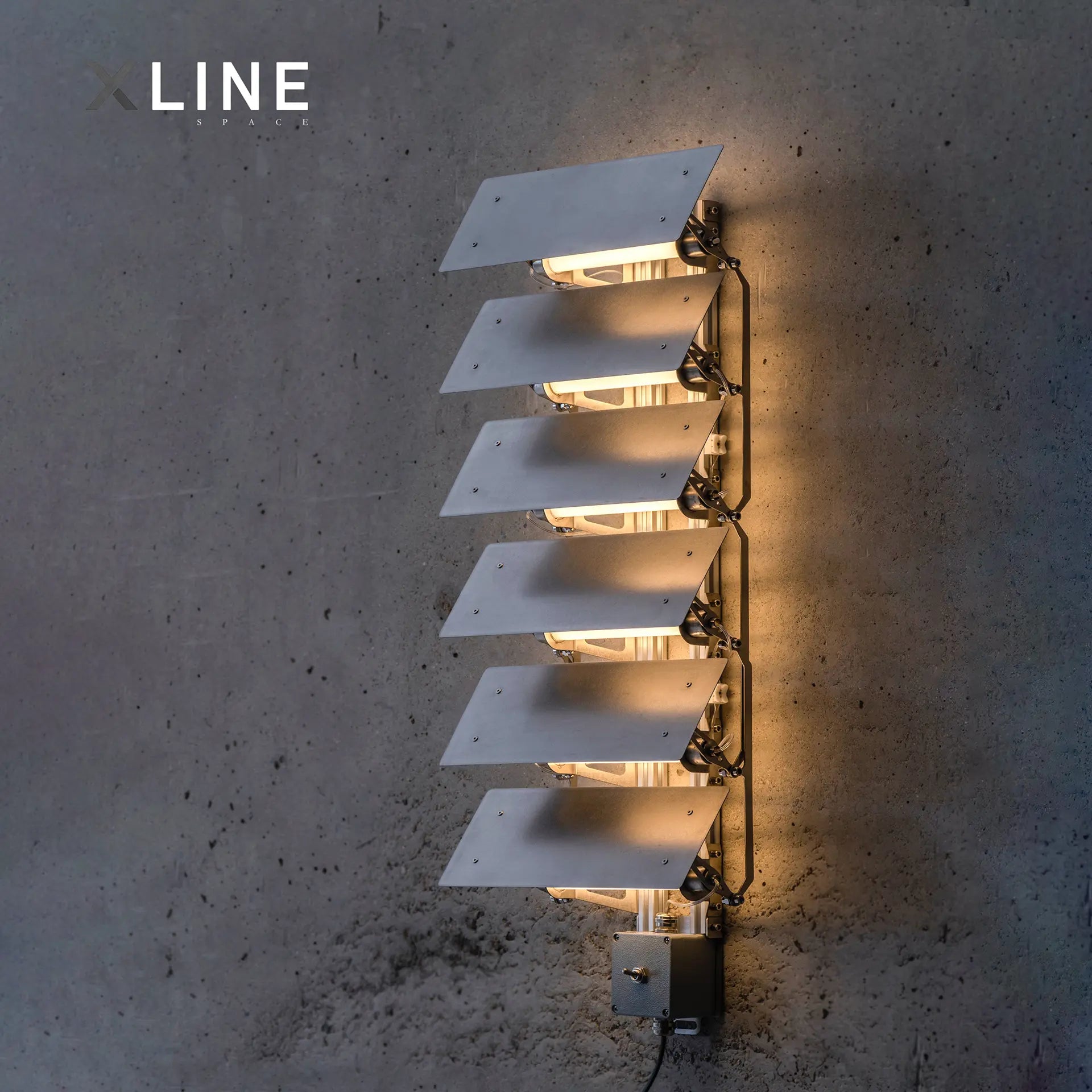 Xlinespace Multi-Panel Adjustable Wall Lamp – Modern Ambient Lighting