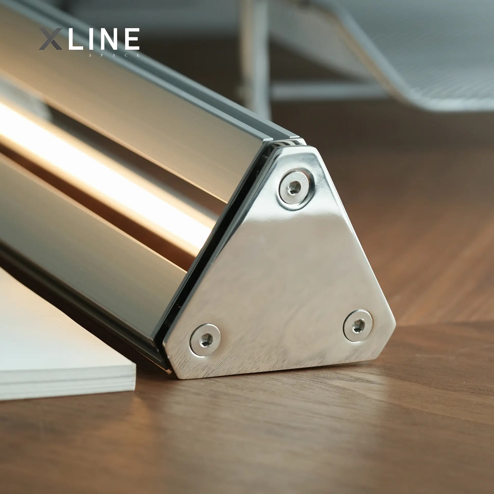Xlinespace Minimalist Modern Metal Desk Lamp – Sleek Industrial Style for Bedroom, Office, and Living Room