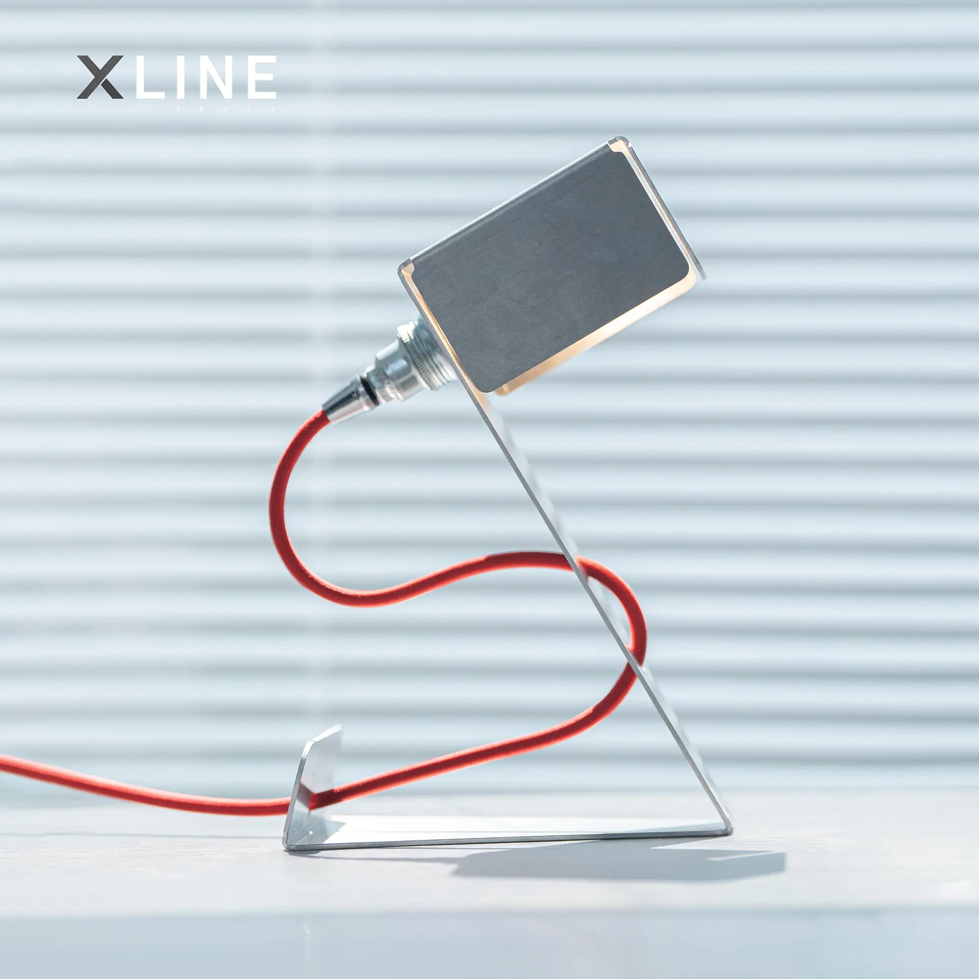 Xlinespace Minimalist Aluminum Desk Lamp – Modern Sculptural Lighting