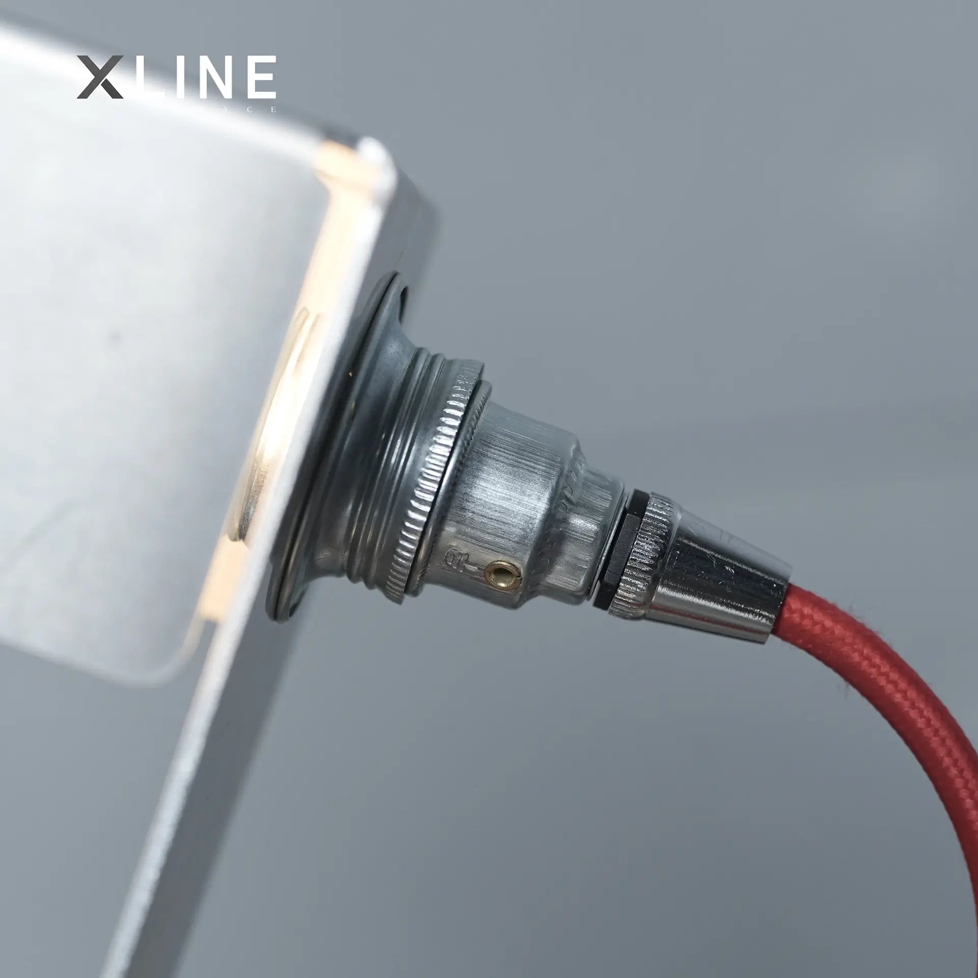Xlinespace Minimalist Aluminum Desk Lamp – Modern Sculptural Lighting