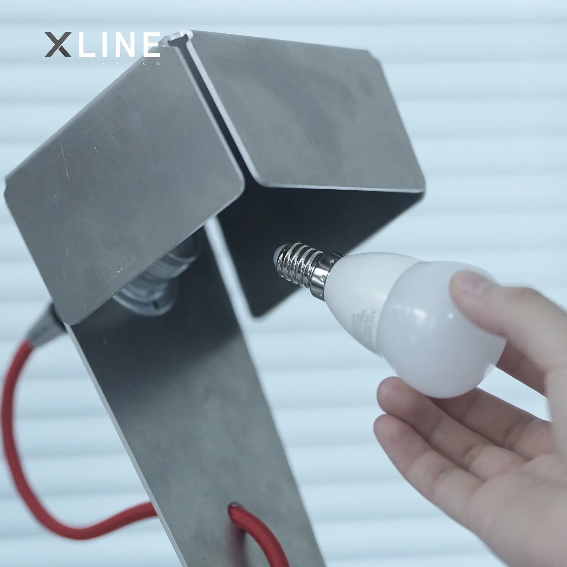 Xlinespace Minimalist Aluminum Desk Lamp – Modern Sculptural Lighting