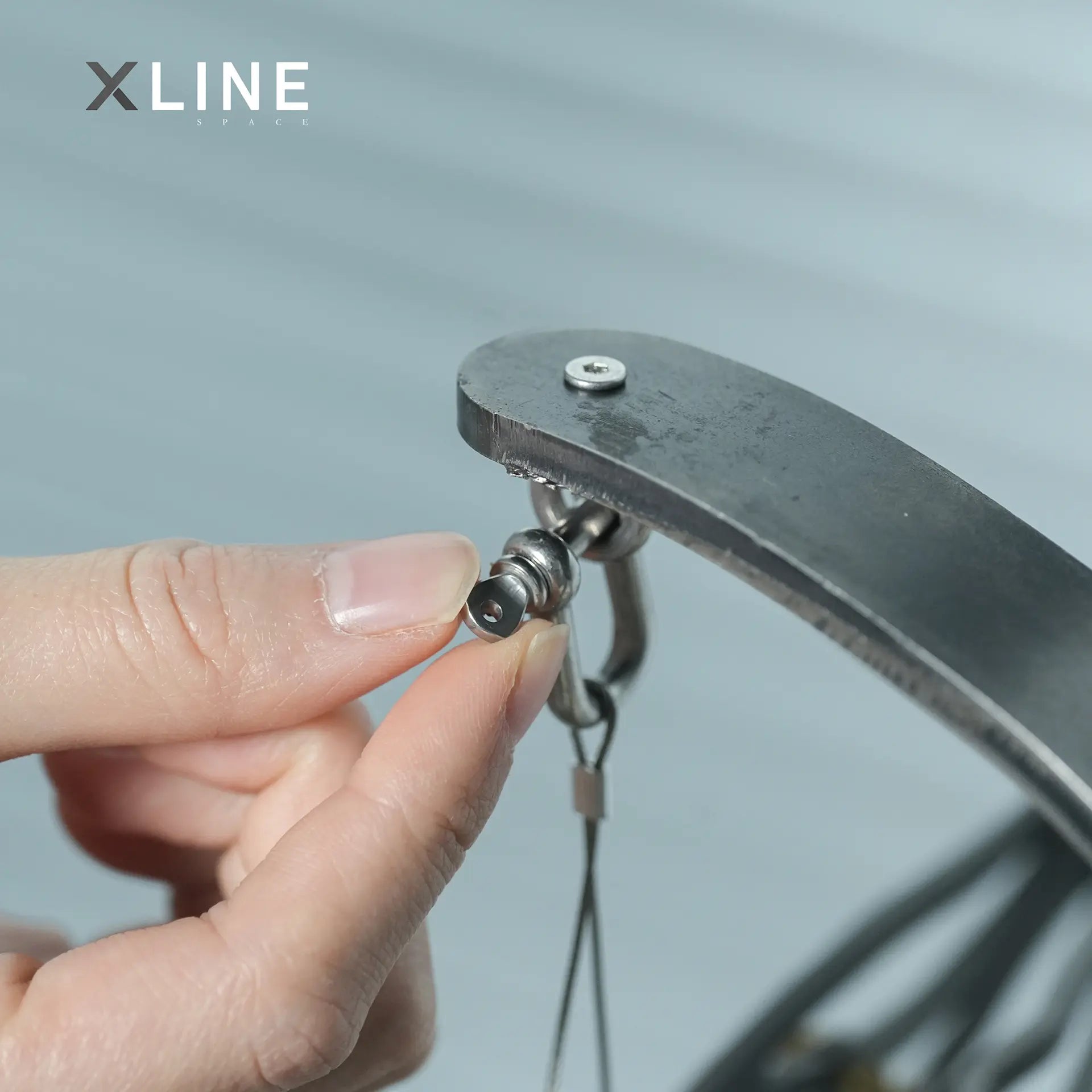 Xlinespace Mechanical Bird Desktop Sculpture – Unique Flying Bird Figurine for Home or Office Decor