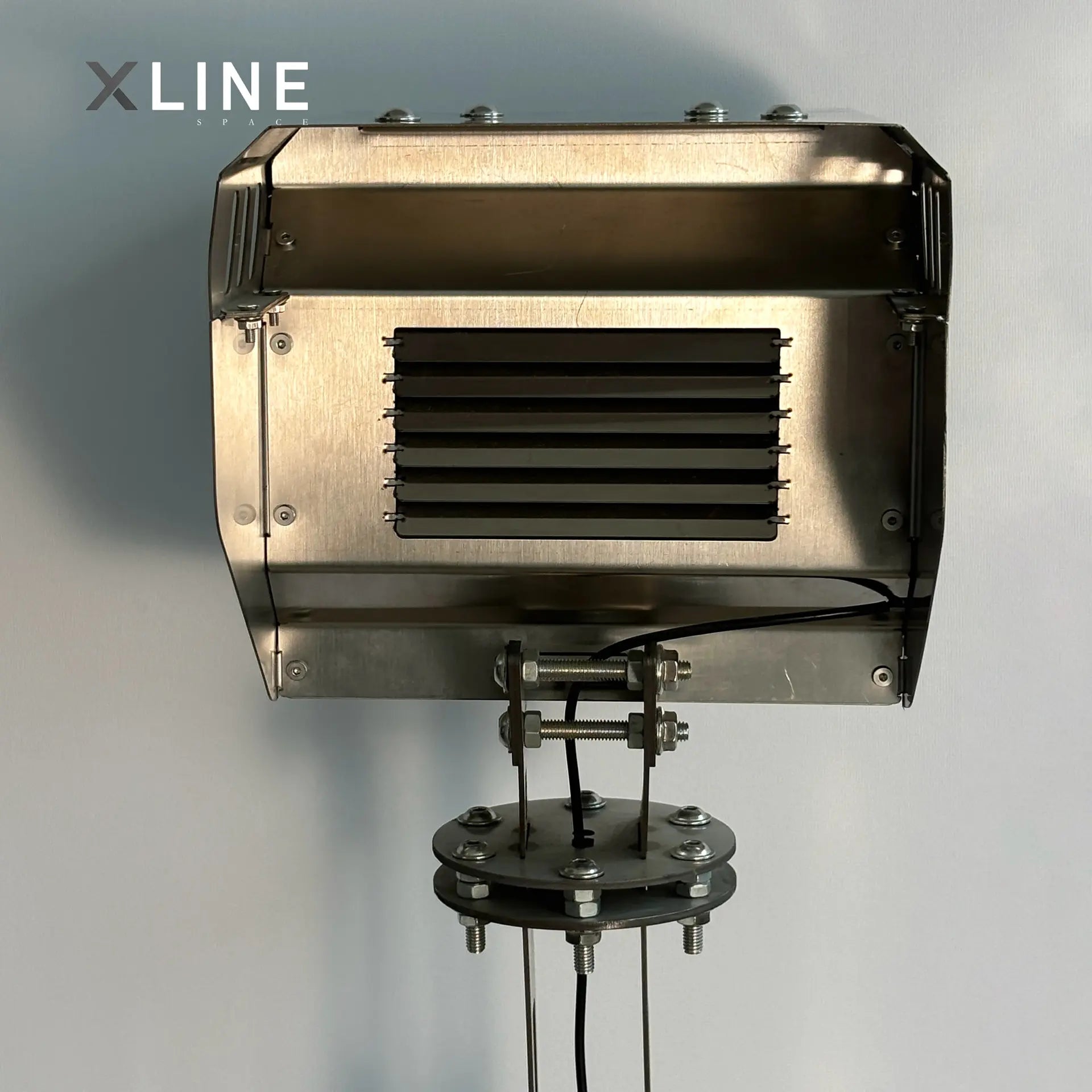 Xlinespace Sentinel Smart Stainless Steel Sculpture – LED Display with Text & Emojis, App Controlled Robot